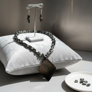 Black Shell Beaded Necklace and Earrings Set